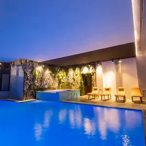 Kocibelli Pool & Ξενοδοχείο